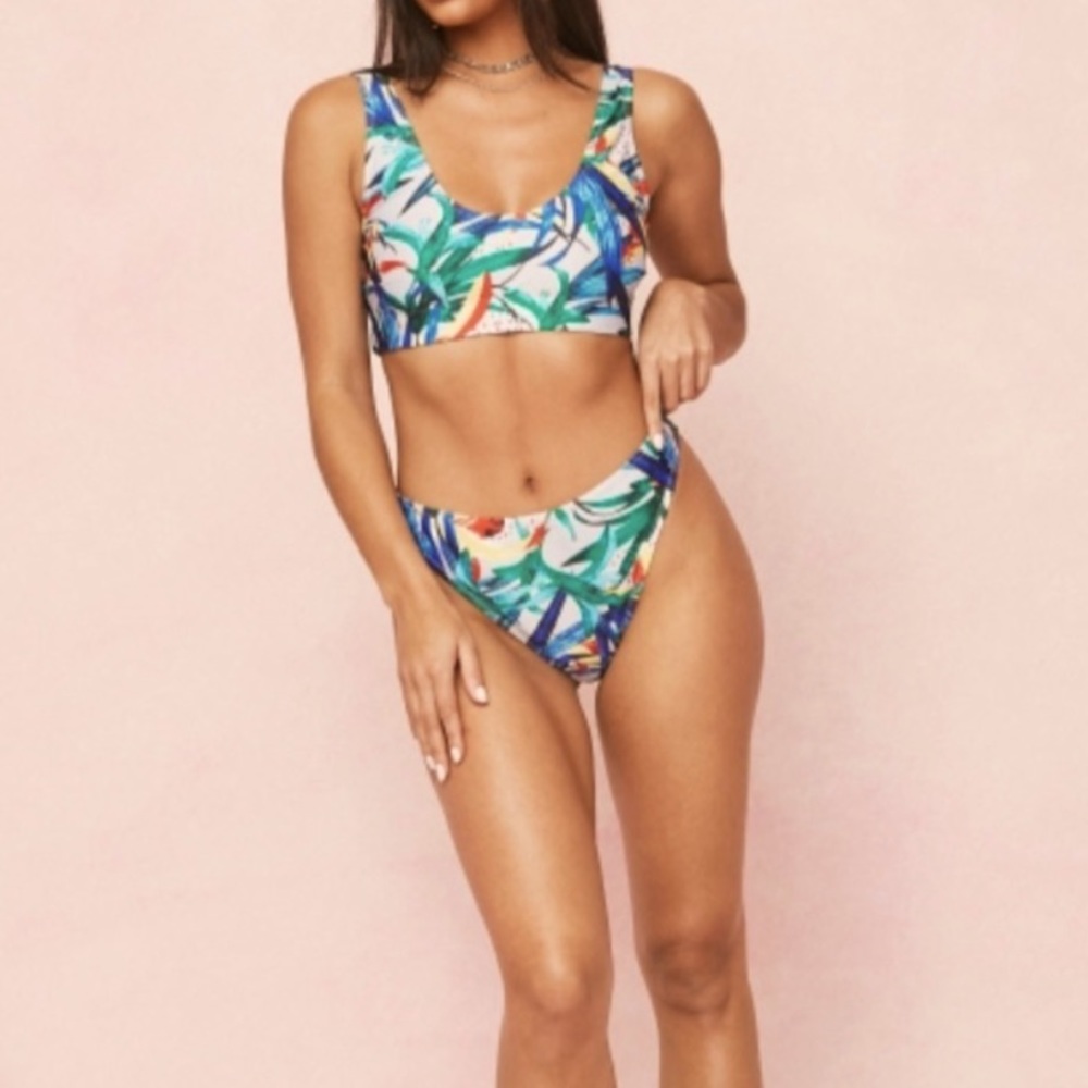 Nasty Gal bikini 2 piece swimsuit tropical print size 2 NEW beach resort pool